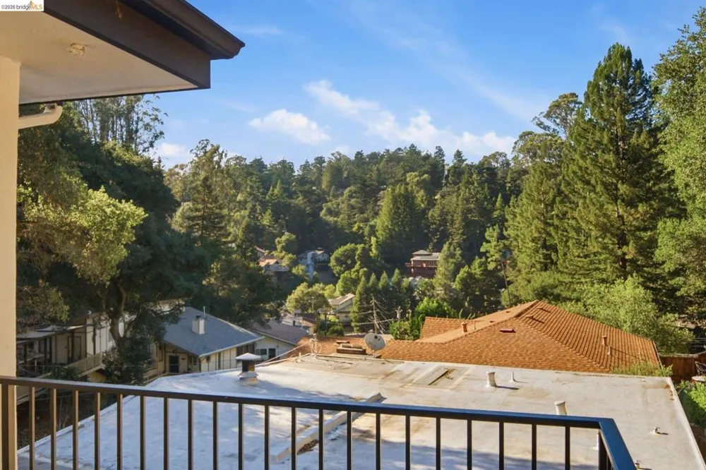 6334 Doran Dr Oakland, CA 94611
