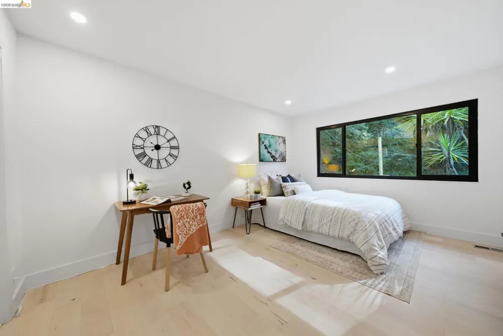 6334 Doran Dr Oakland, CA 94611