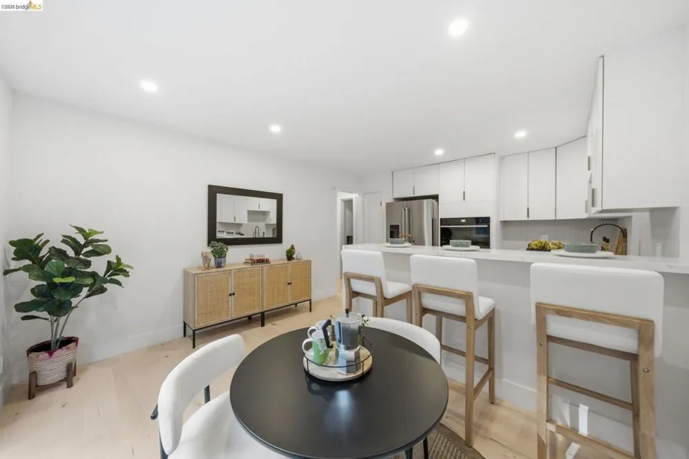 6334 Doran Dr Oakland, CA 94611