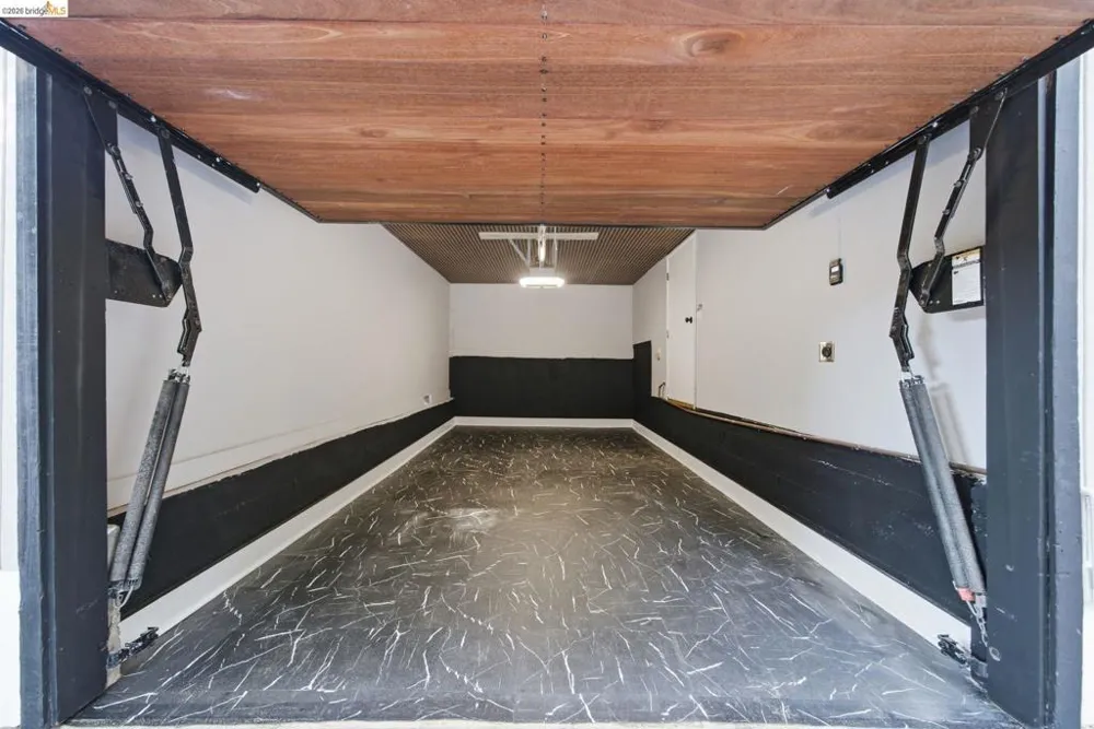 6334 Doran Dr Oakland, CA 94611