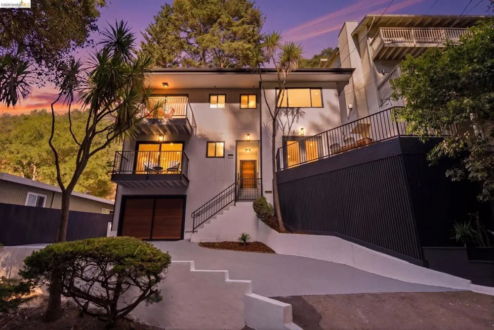 6334 Doran Dr Oakland, CA 94611
