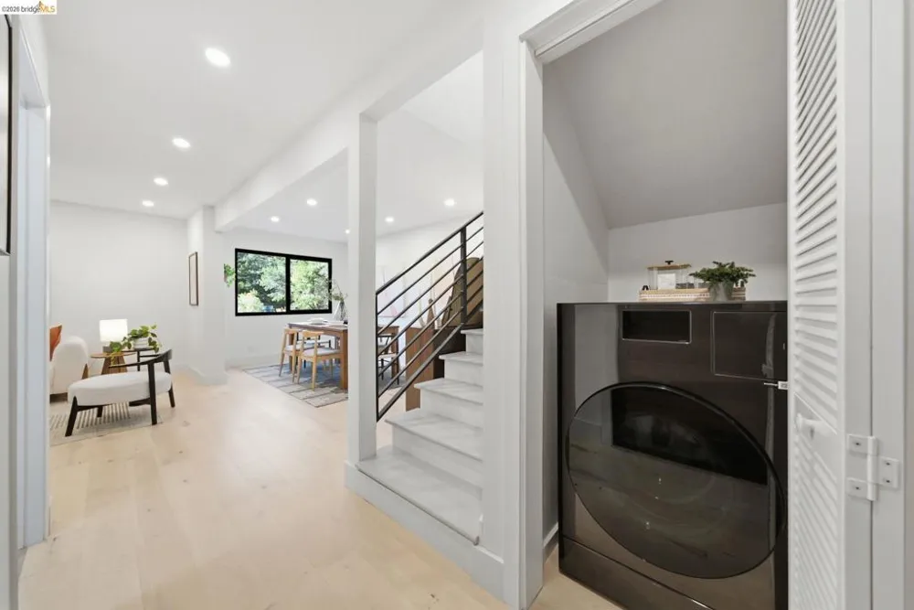 6334 Doran Dr Oakland, CA 94611