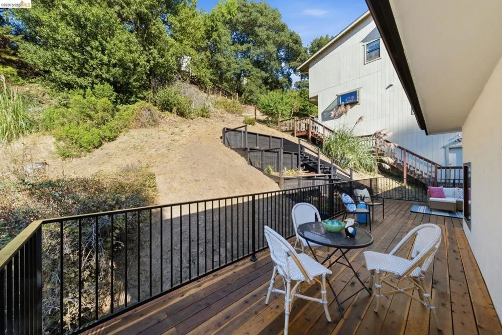 6334 Doran Dr Oakland, CA 94611