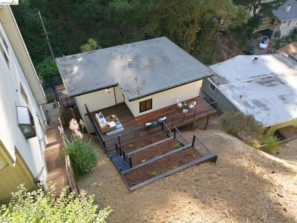 6334 Doran Dr Oakland, CA 94611
