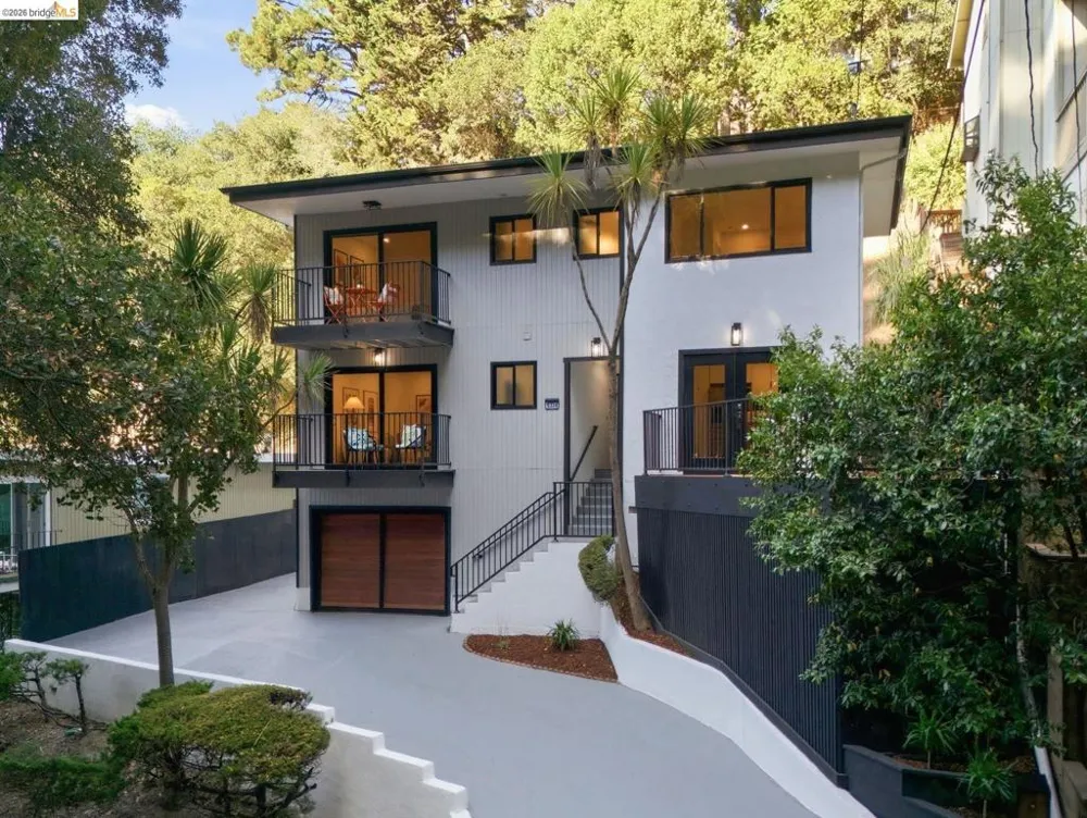 6334 Doran Dr Oakland, CA 94611