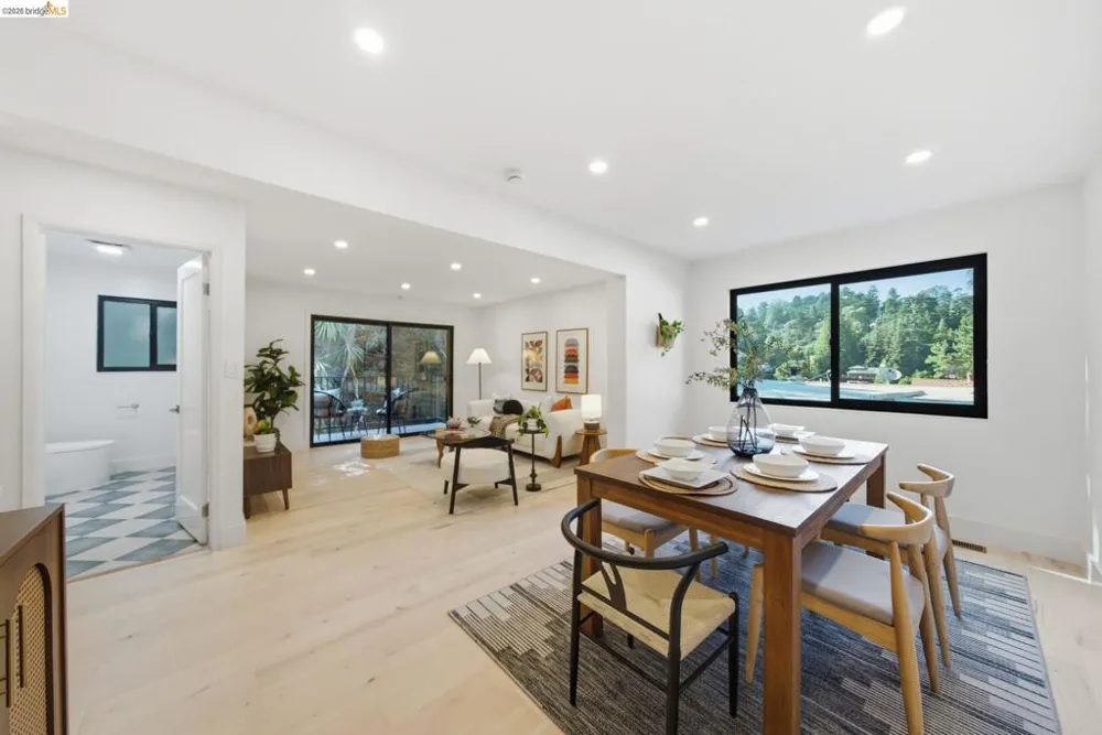 6334 Doran Dr Oakland, CA 94611