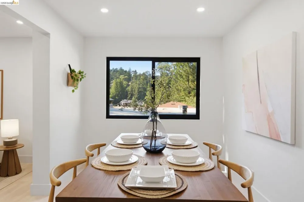 6334 Doran Dr Oakland, CA 94611