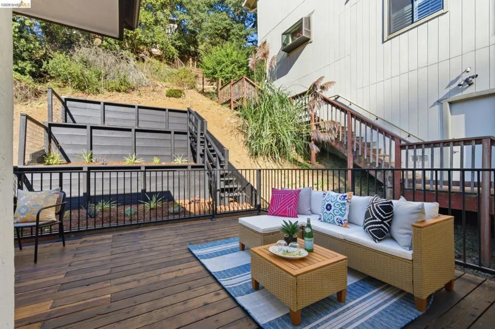 6334 Doran Dr Oakland, CA 94611