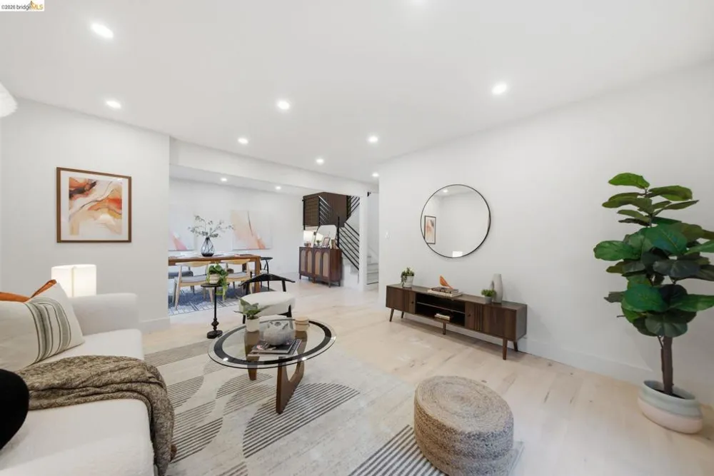 6334 Doran Dr Oakland, CA 94611