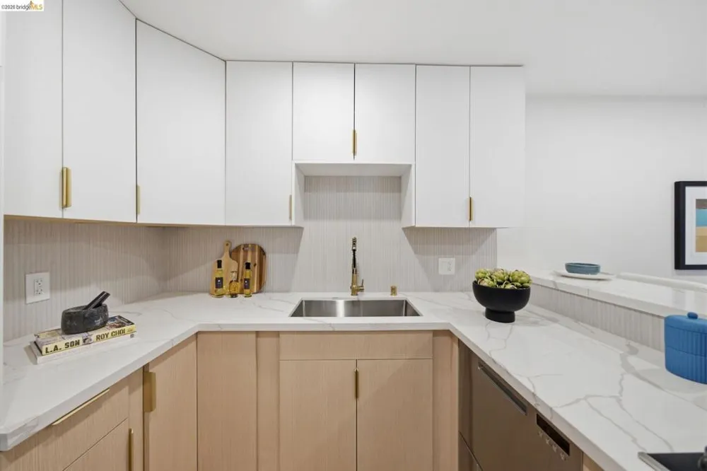 6334 Doran Dr Oakland, CA 94611