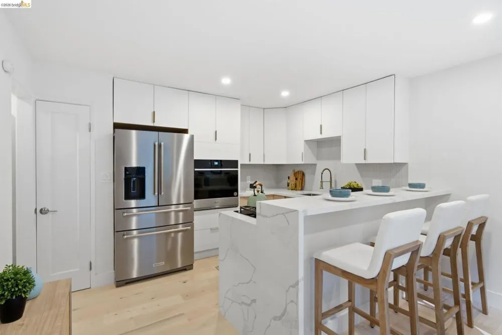 6334 Doran Dr Oakland, CA 94611
