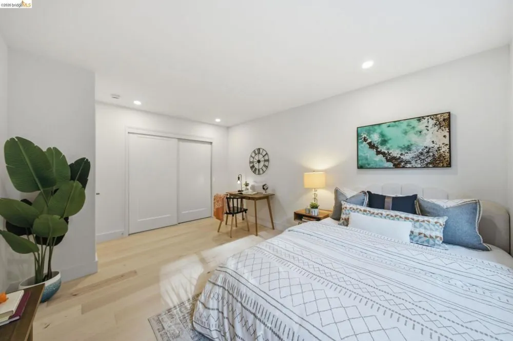 6334 Doran Dr Oakland, CA 94611