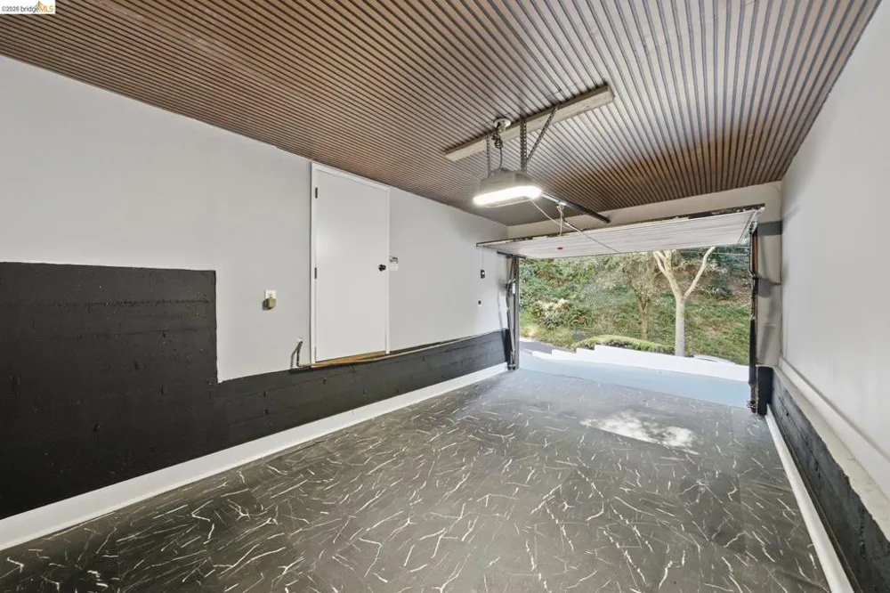 6334 Doran Dr Oakland, CA 94611