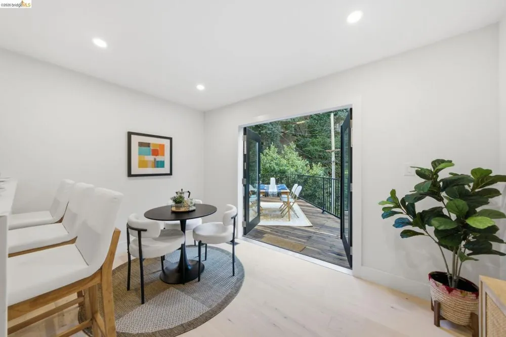 6334 Doran Dr Oakland, CA 94611