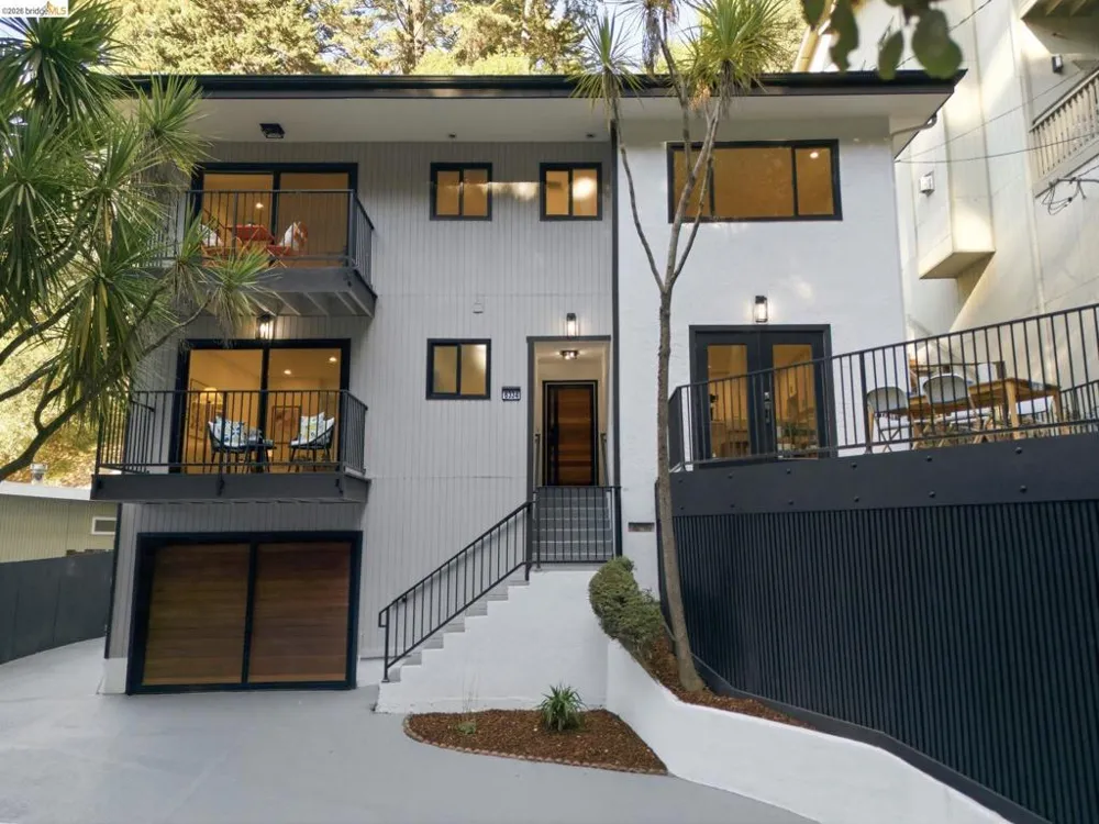 6334 Doran Dr Oakland, CA 94611