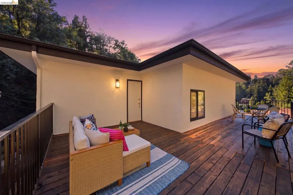 6334 Doran Dr Oakland, CA 94611