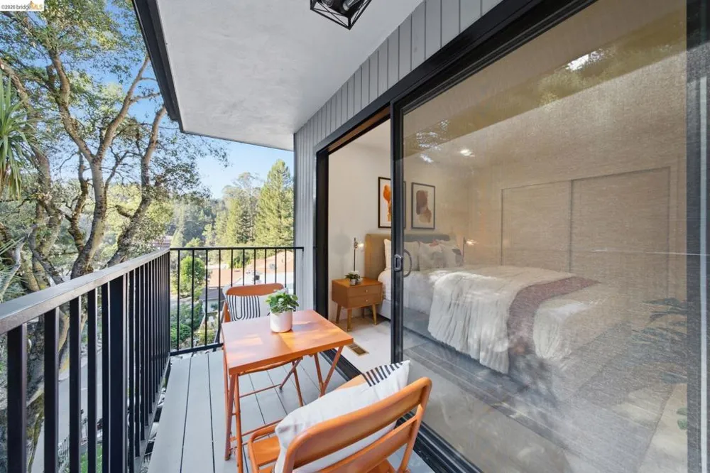 6334 Doran Dr Oakland, CA 94611
