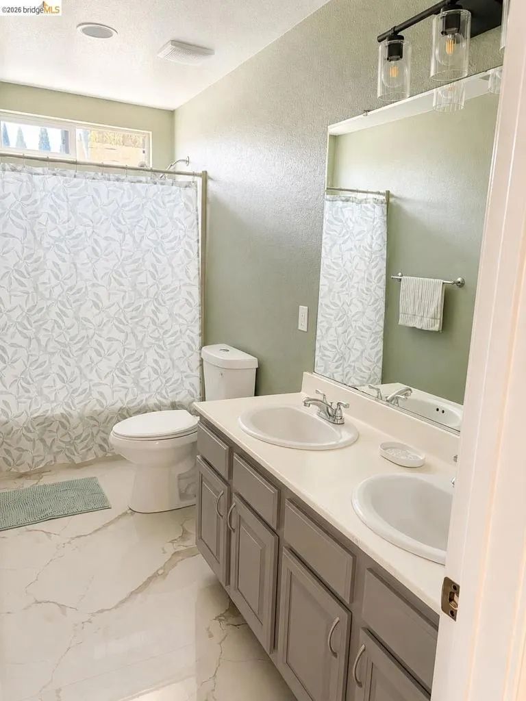 39 Keith Ct. Oakley, CA 94561