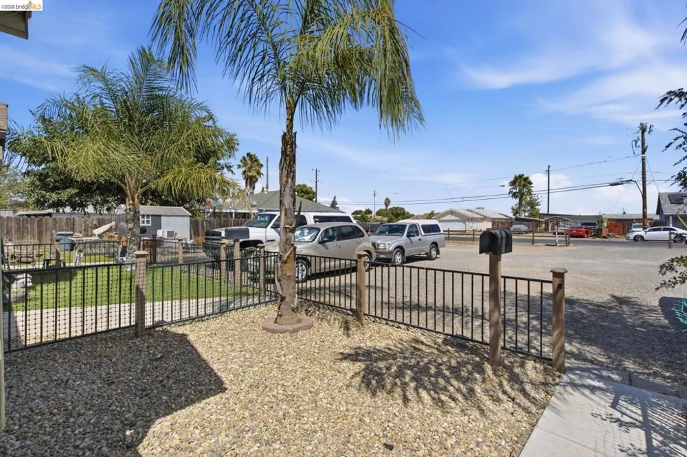 155 south washington avenue Manteca, CA 95336