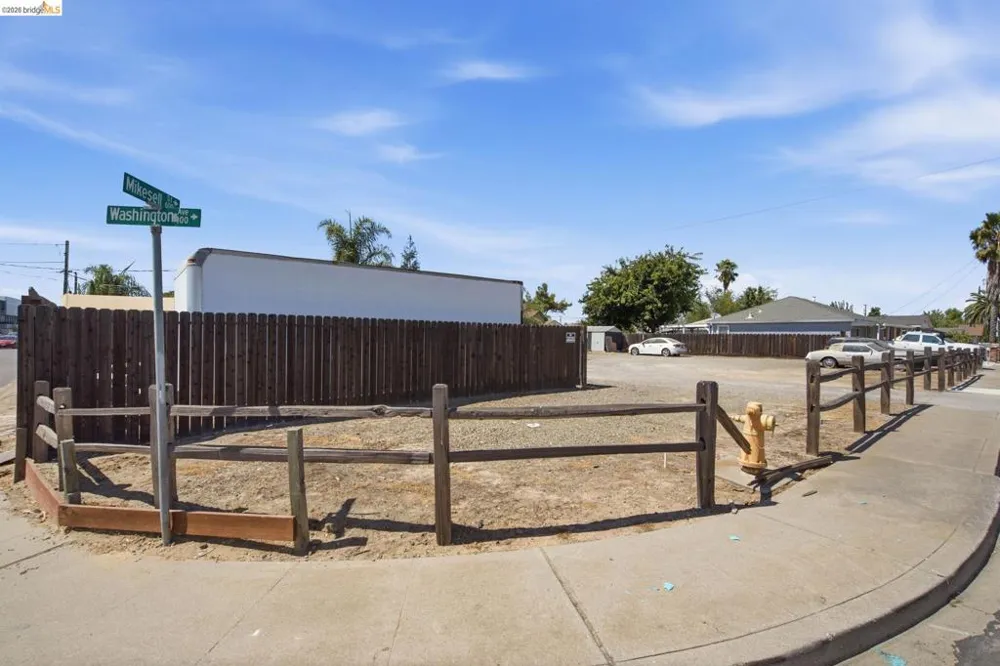 155 south washington avenue Manteca, CA 95336