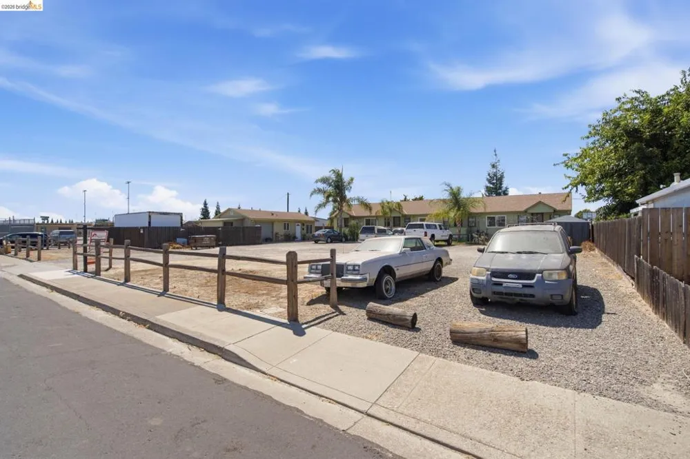 155 south washington avenue Manteca, CA 95336