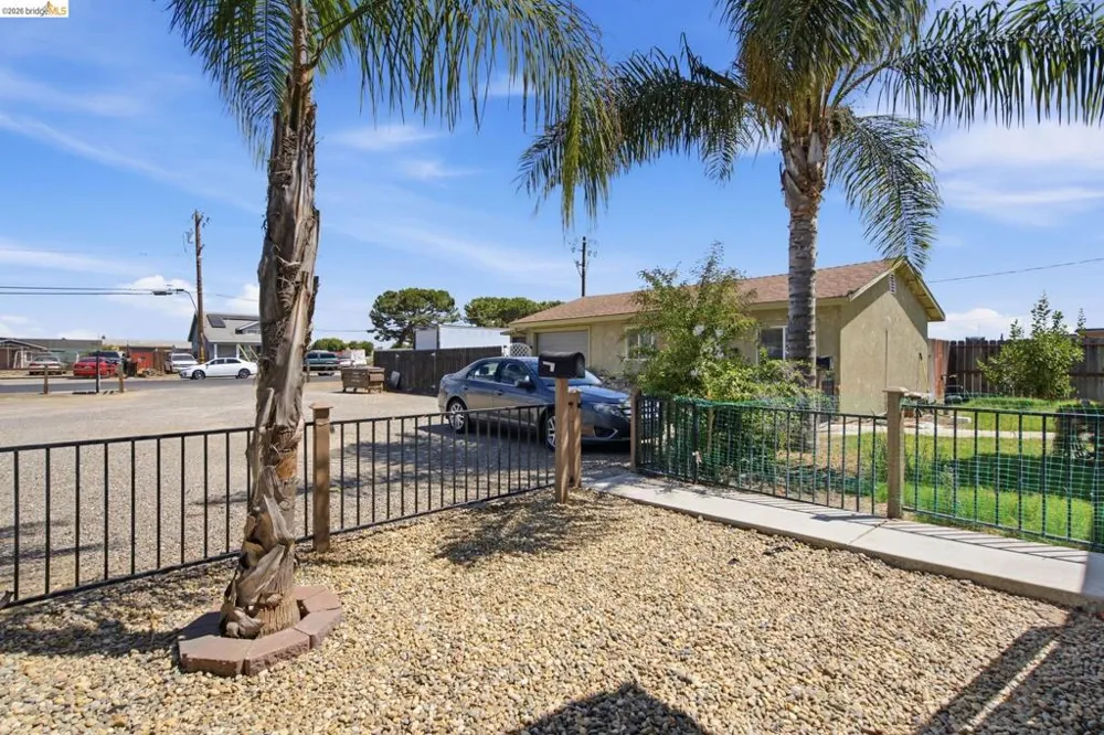 155 south washington avenue Manteca, CA 95336