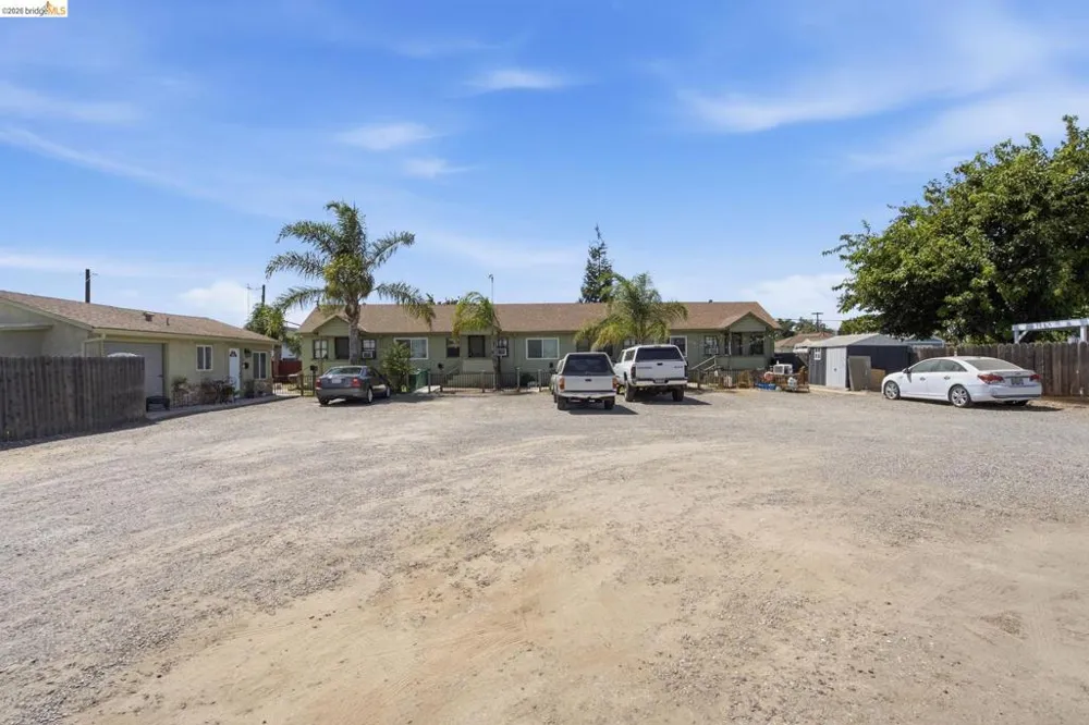 155 south washington avenue Manteca, CA 95336