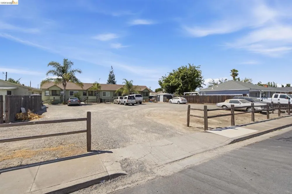 155 south washington avenue Manteca, CA 95336