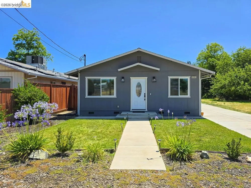 4585 Summer Ave Olivehurst, CA 95961
