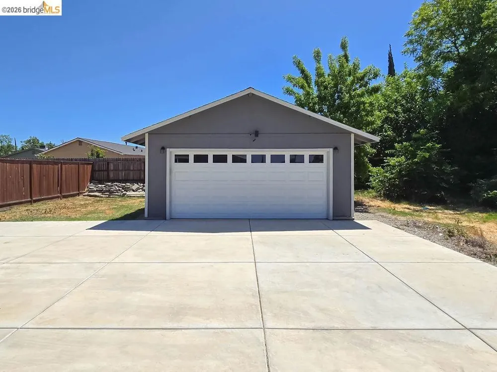 4585 Summer Ave Olivehurst, CA 95961