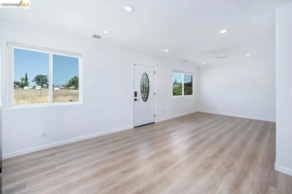4585 Summer Ave Olivehurst, CA 95961