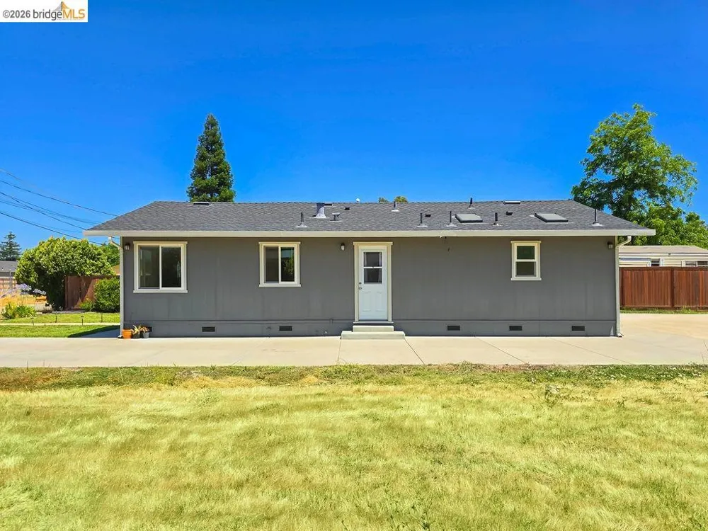 4585 Summer Ave Olivehurst, CA 95961