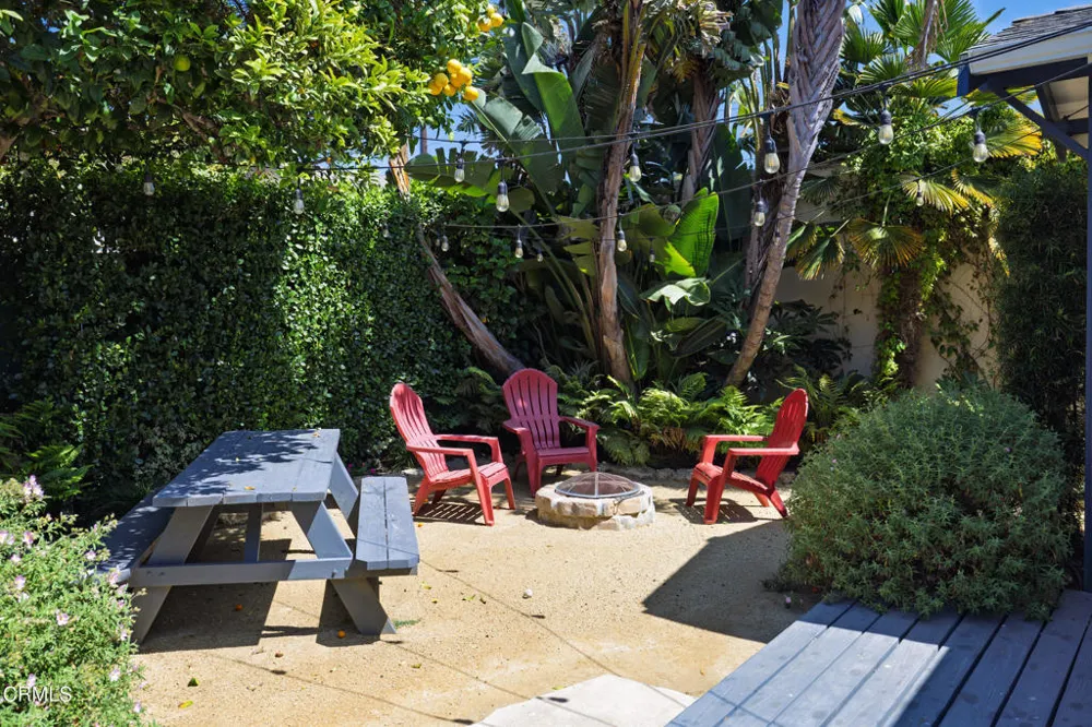 142 S Ann Street Ventura, CA 93001