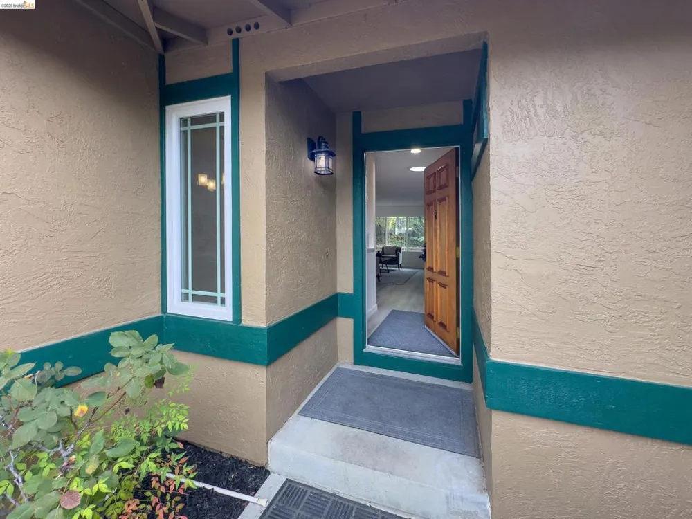 533 Eagle Nest Dr Martinez, CA 94553