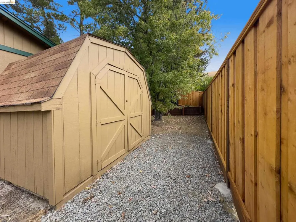 533 Eagle Nest Dr Martinez, CA 94553