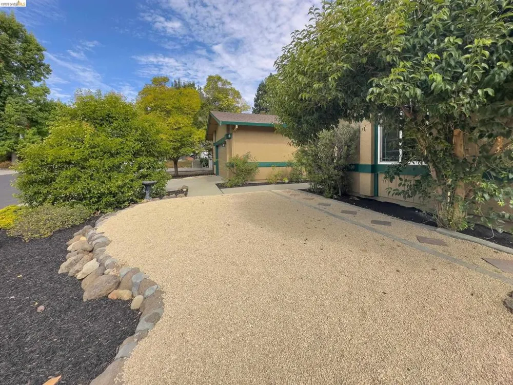 533 Eagle Nest Dr Martinez, CA 94553