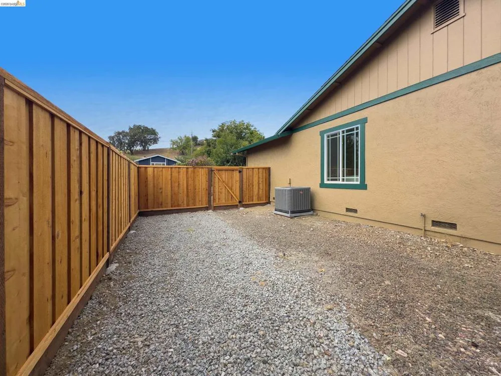 533 Eagle Nest Dr Martinez, CA 94553