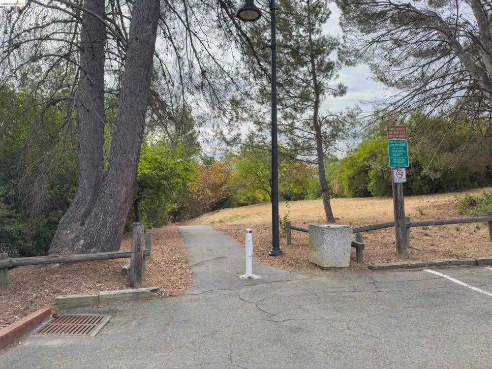 533 Eagle Nest Dr Martinez, CA 94553