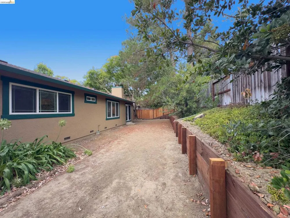 533 Eagle Nest Dr Martinez, CA 94553