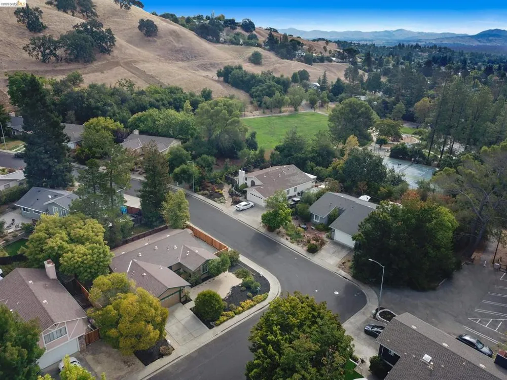 533 Eagle Nest Dr Martinez, CA 94553