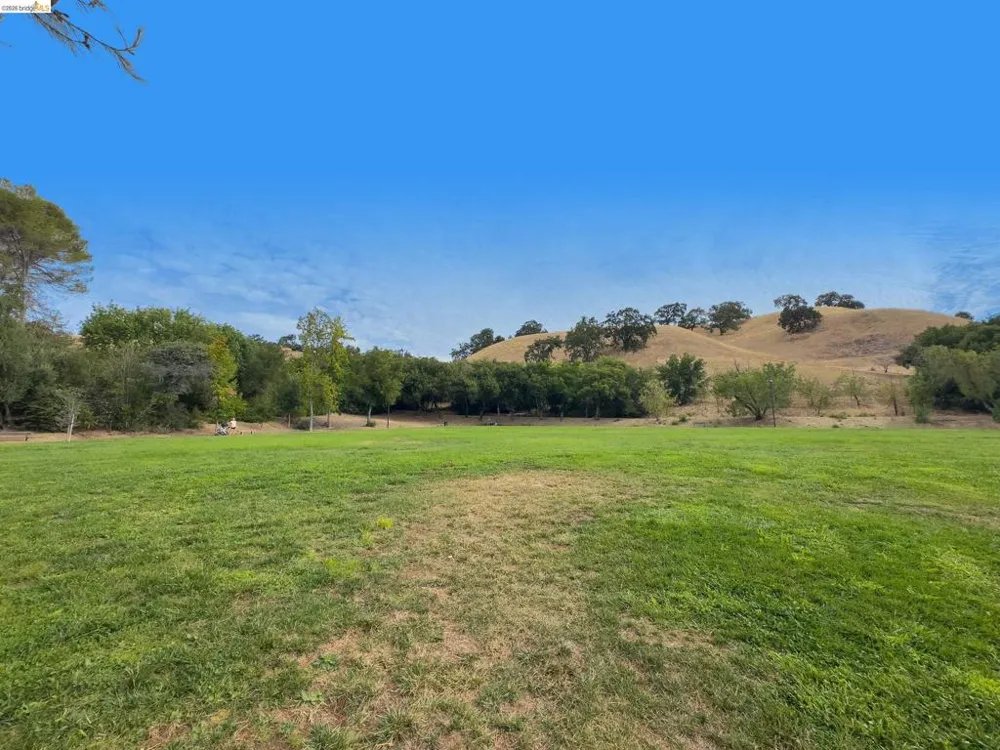 533 Eagle Nest Dr Martinez, CA 94553