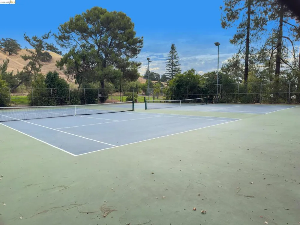533 Eagle Nest Dr Martinez, CA 94553