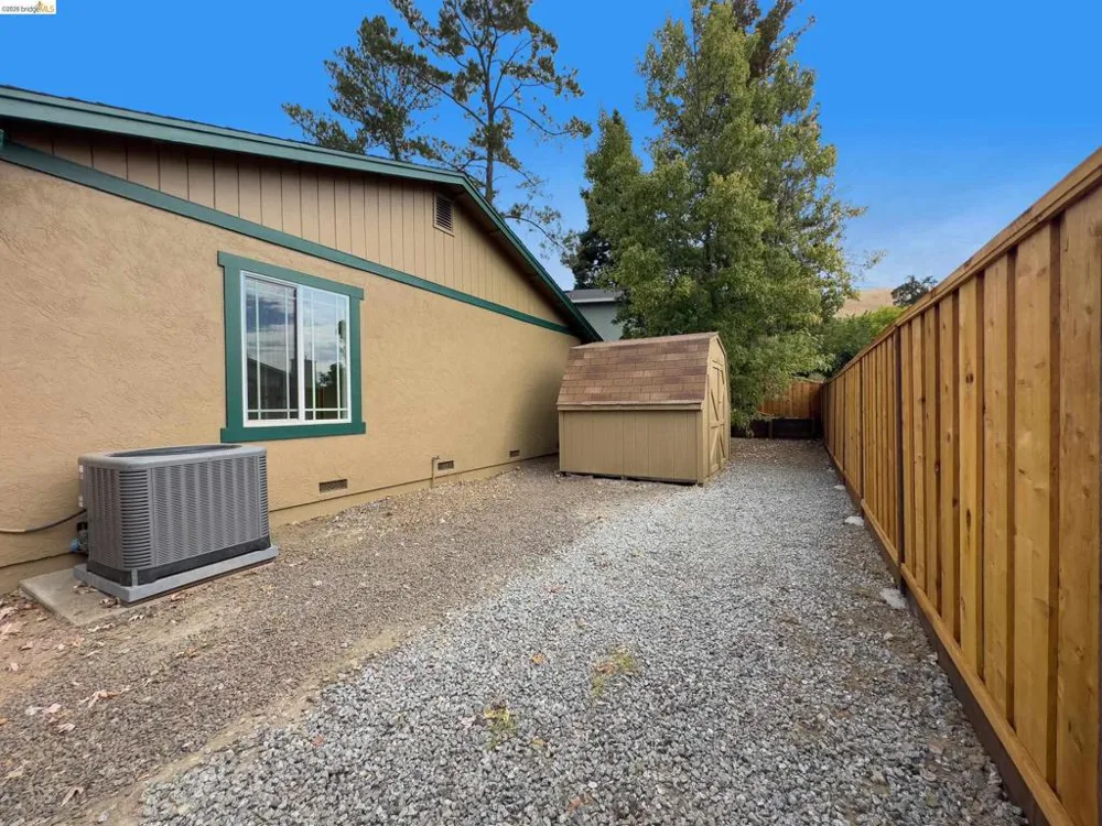 533 Eagle Nest Dr Martinez, CA 94553