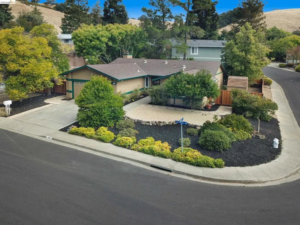 533 Eagle Nest Dr Martinez, CA 94553