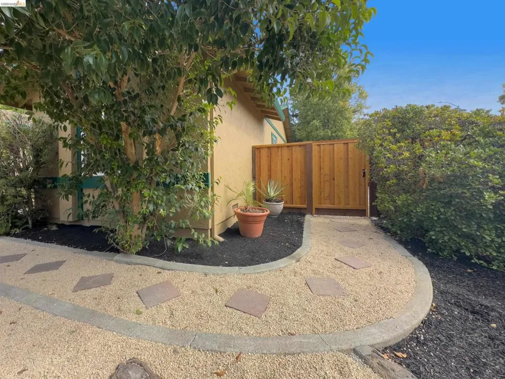 533 Eagle Nest Dr Martinez, CA 94553