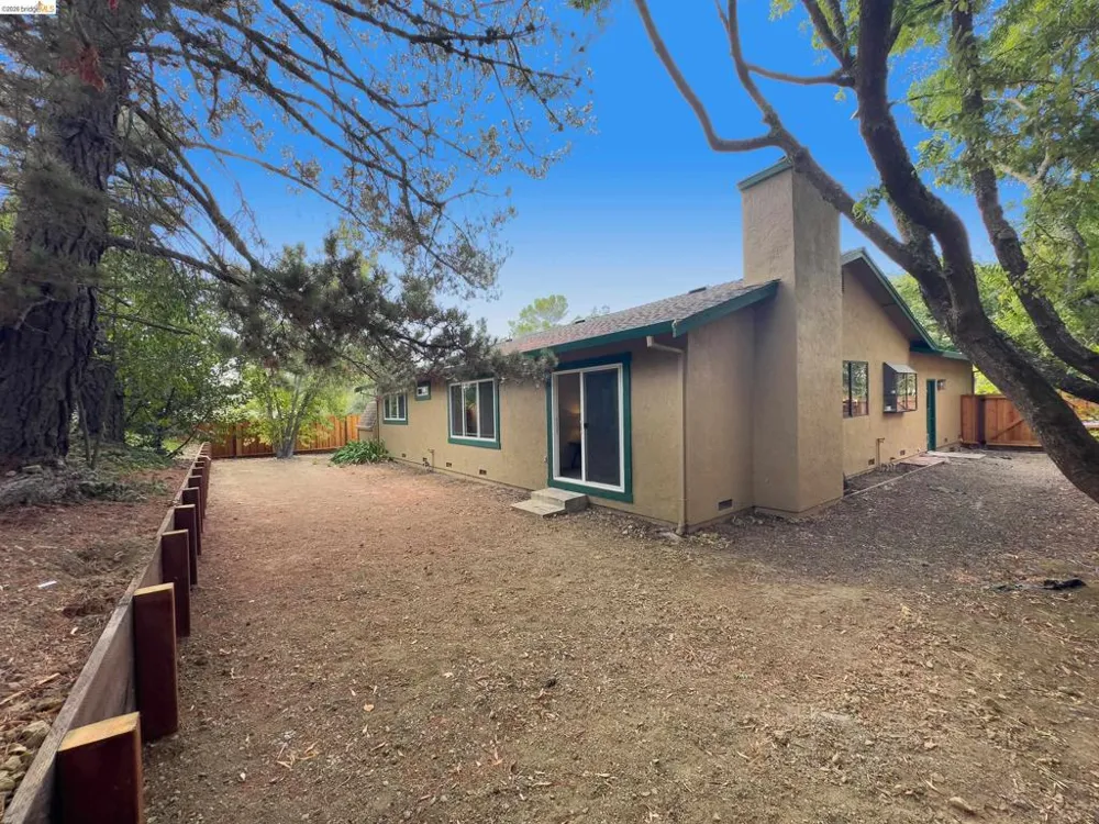 533 Eagle Nest Dr Martinez, CA 94553