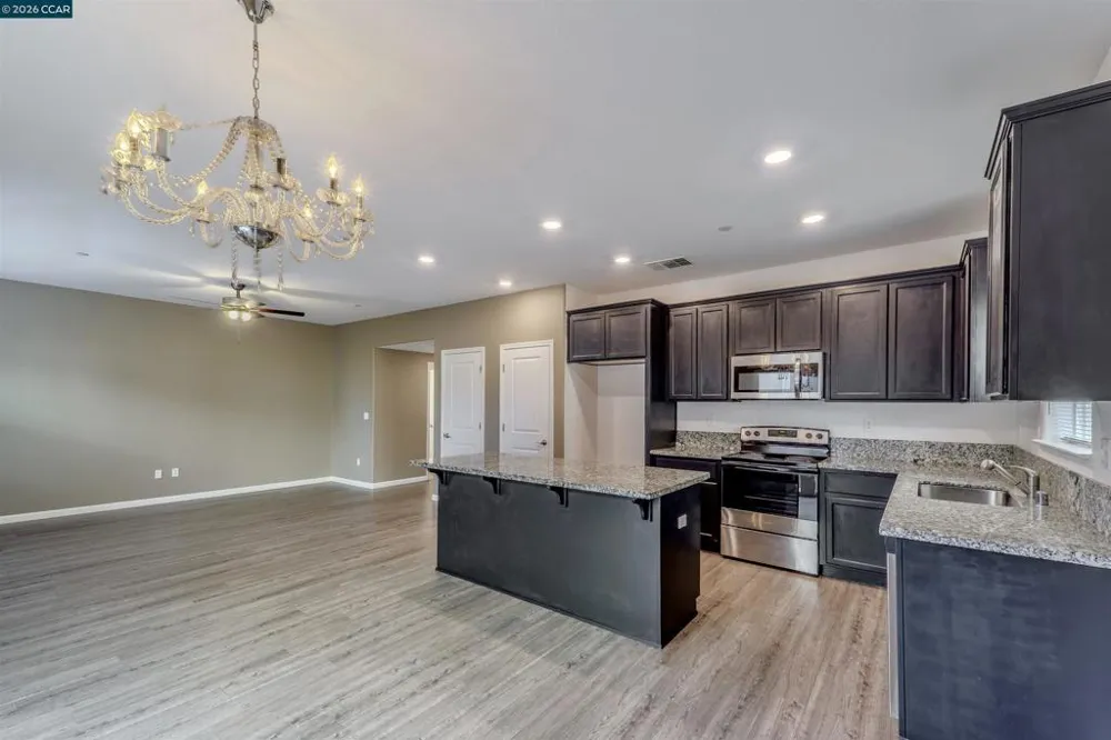723 Phillipi Way Sacramento, CA 95838