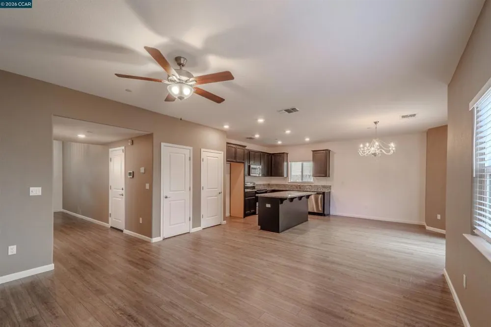 723 Phillipi Way Sacramento, CA 95838