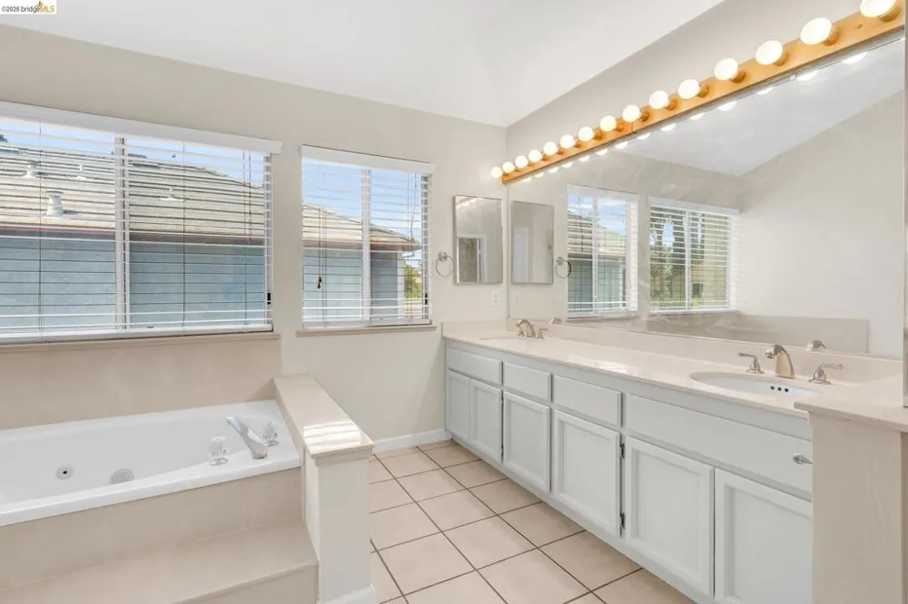 880 WOODSONG LANE Brentwood, CA 94513