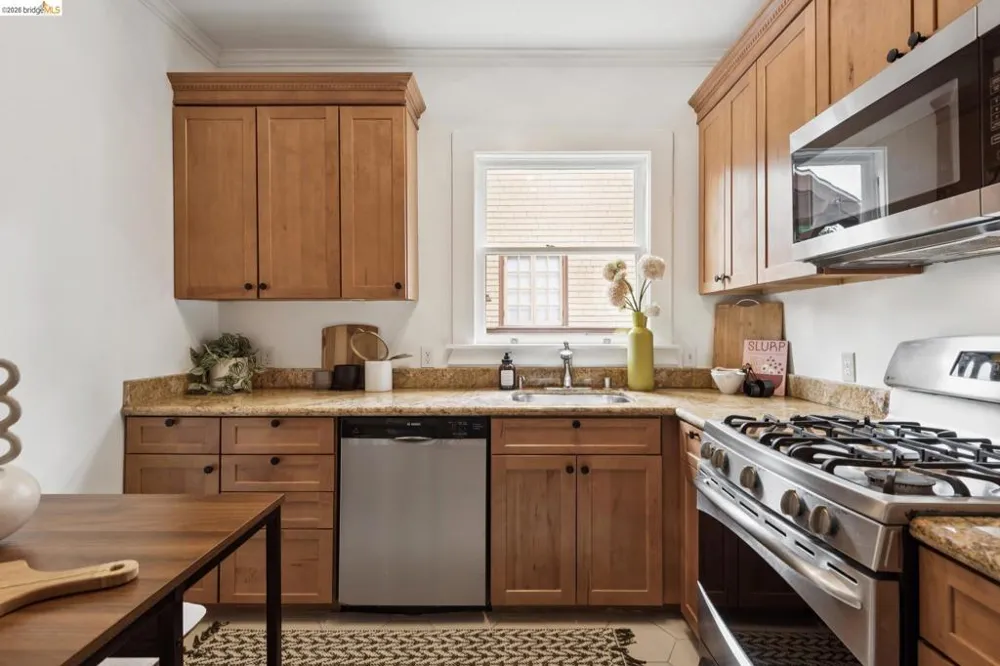 6426 Benvenue Ave #1 Oakland, CA 94618